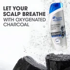 ⁦شامبو هيد اند شولدرز ديتوكس الفحم الاسود لتنقية فروة الراس ومكافحة القشرة - 600 مل⁩ - الصورة ⁦2⁩