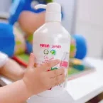 ⁦فارلين منظف سائل غسيل ملابس الأطفال باليدين - 700 مل⁩ - الصورة ⁦3⁩