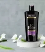 ⁦شامبو تريزيـمي بيوتين ريبير 7 لترميم الشعر التالف بفاعلية الخبراء - 400 مل⁩ - الصورة ⁦2⁩